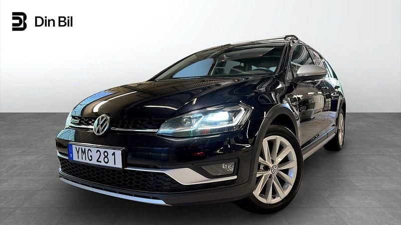 Svart (deep black pearl) Begagnad 2018 VW Golf Alltrack Kombi | 204 900 kr (Marknadspris) - Bild 1/4