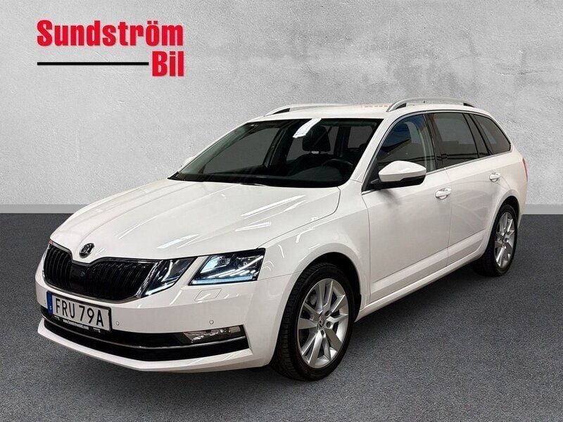 Vit Begagnad 2019 Skoda Octavia Kombi | 194 900 kr (Marknadspris) - Bild 1/3