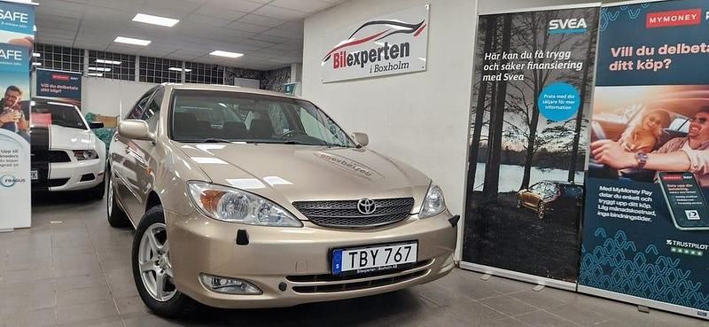 Ljusbrun Begagnad 2001 Toyota Camry Sedan | 34 900 kr (Dyr) - Bild 1/4