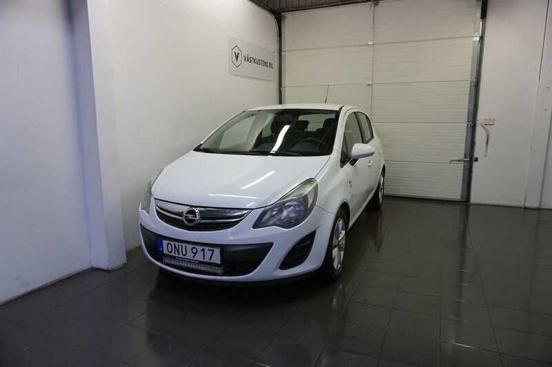 Vit Begagnad 2014 Opel Corsa Enjoy Halvkombi | 39 900 kr (Marknadspris) - Bild 1/4