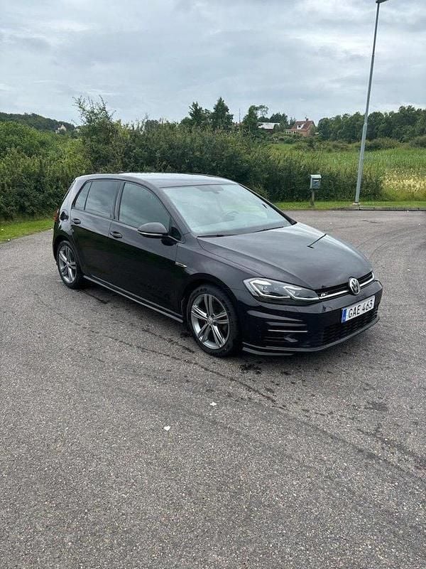 Svart Begagnad 2018 VW Golf VII GT Halvkombi | 179 000 kr (Marknadspris) - Bild 1/4
