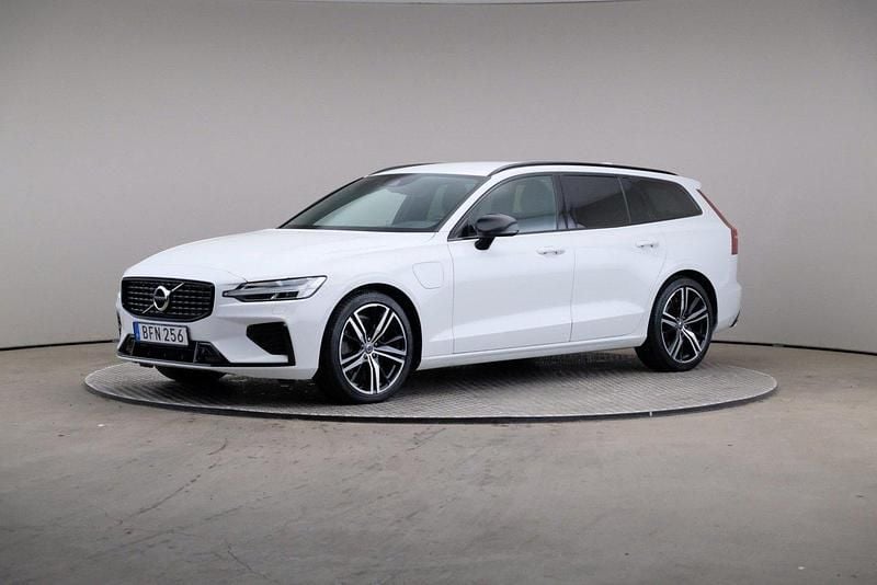 Vit (ice vit 614) Begagnad 2021 Volvo V60 R-Design Kombi | 355 000 kr (Marknadspris) - Bild 1/4