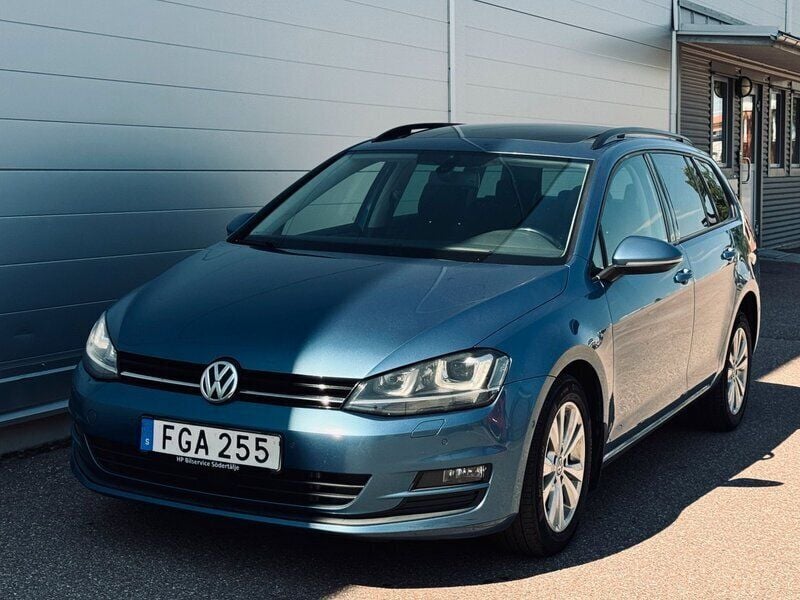 Blå Begagnad 2014 VW Golf VII Kombi | 69 900 kr (Marknadspris) - Bild 1/4