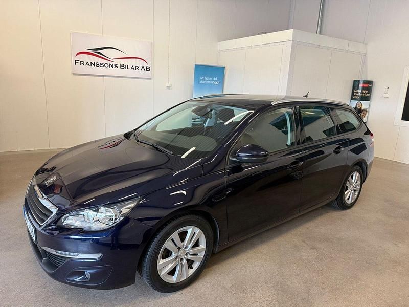 Mörkblå (blå) Begagnad 2015 Peugeot 308 Active Kombi | 99 900 kr (Marknadspris) - Bild 1/4