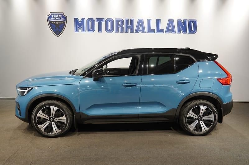 Blå Begagnad 2023 Volvo XC40 Single Motor SUV | 359 900 kr - Bild 1/4