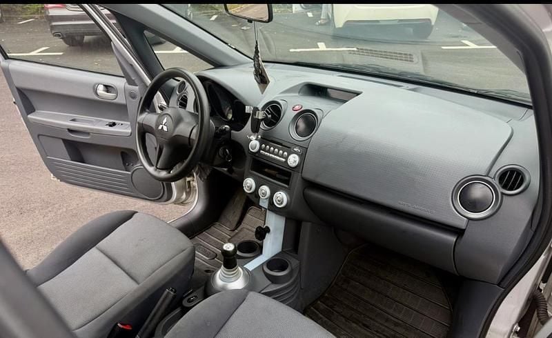 Silver Begagnad 2007 Mitsubishi Colt Halvkombi | 38 000 kr (Marknadspris) - Bild 1/4