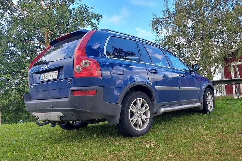Blå Begagnad 2006 Volvo XC90 Ocean Race SUV | 60 000 kr (Marknadspris) - Bild 1/4