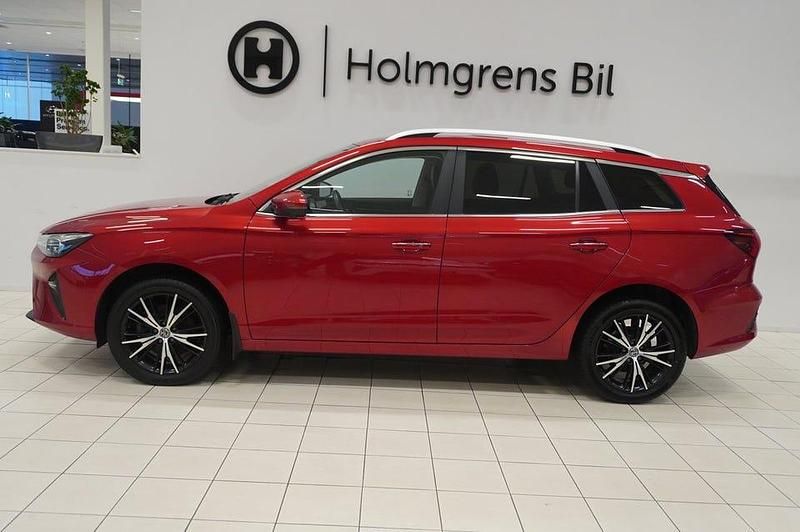 Begagnad MG MG5 EV 114 kW (156 HK) 2022 Diamond red Kombi