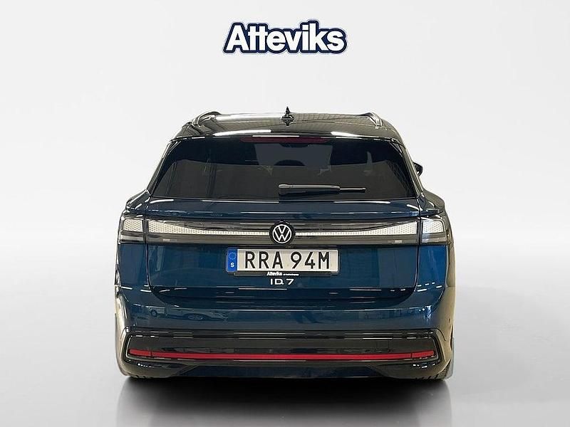 Begagnad VW ID.7 Pro 210 kW (286 HK) 2024 Blå Kombi