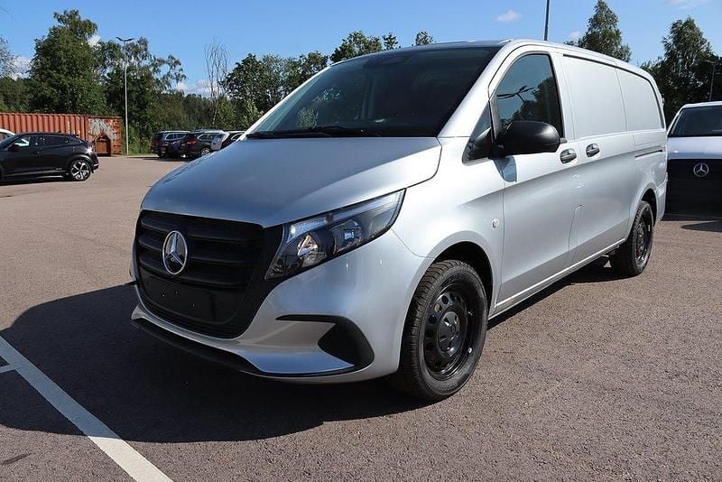Silver Ny 2025 Mercedes Vito Minibuss | 639 999 kr - Bild 1/4