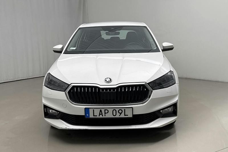 Begagnad Skoda Fabia 110 HK (80 kW) 2022 Vit Halvkombi