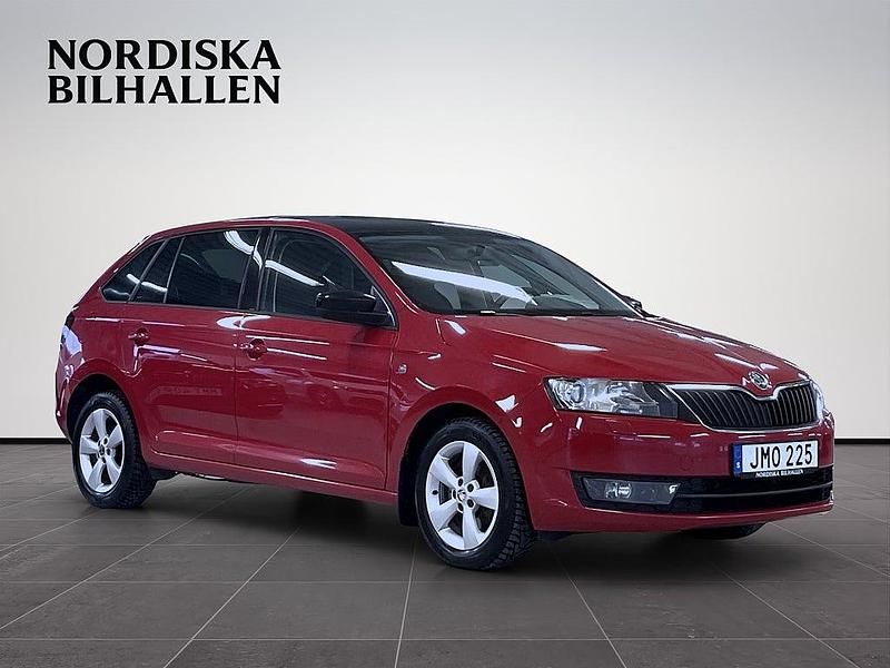 Röd Begagnad 2014 Skoda Rapid Style Halvkombi | 79 795 kr (Marknadspris) - Bild 1/4