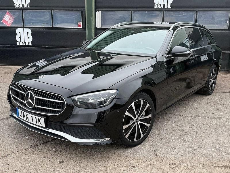 Svart Begagnad 2023 Mercedes E300 Avantgarde Kombi | 329 900 kr - Bild 1/4
