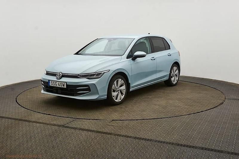 Begagnad VW Golf VIII 150 HK (110 kW) 2025 Ljusblå Halvkombi