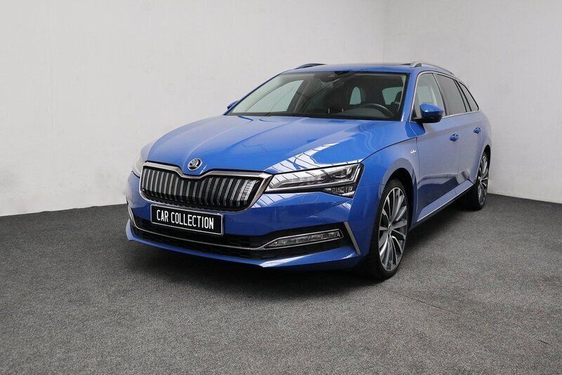 Blå Begagnad 2020 Skoda Superb LAURIN & KLEMENT Kombi | 314 900 kr (Marknadspris) - Bild 1/4