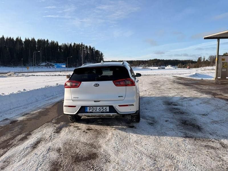 Begagnad Kia Niro 141 HK (103 kW) 2017 SUV