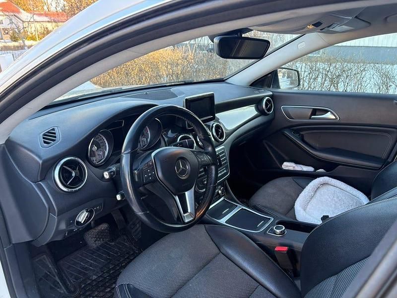 Begagnad Mercedes CLA220 170 HK (125 kW) 2014 Sedan