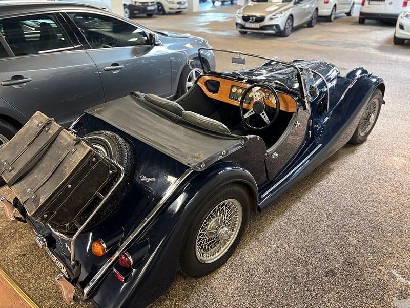 Begagnad Morgan 4/4 86 HK (63 kW) 1975 Mörkblå Cab
