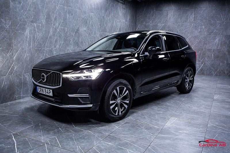 Begagnad Volvo XC60 Core 349 HK (256 kW) 2022 Svart SUV
