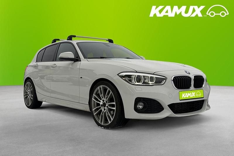 Vit Begagnad 2019 BMW 118 M Sport Halvkombi | 184 700 kr (Bra pris) - Bild 1/4