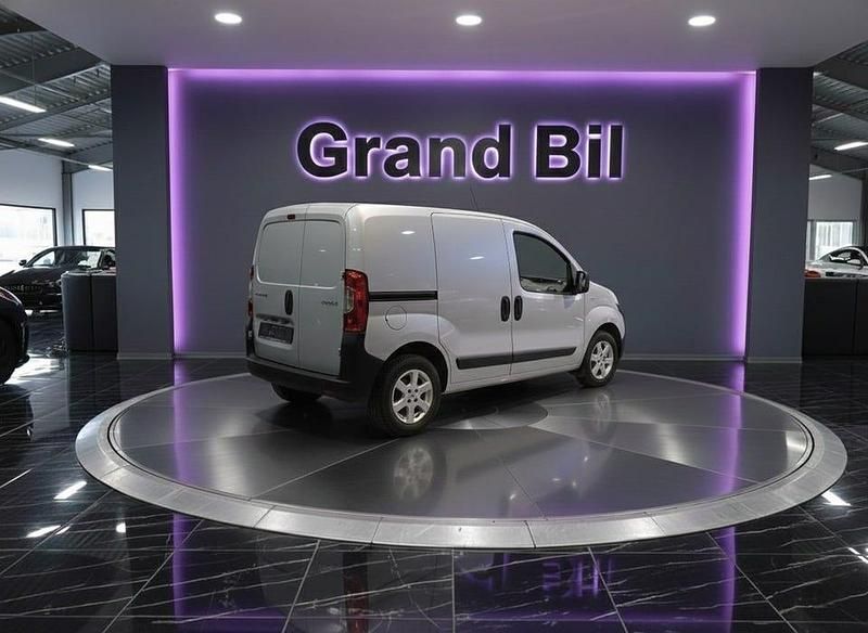 Begagnad Peugeot Bipper 68 HK (50 kW) 2008 Ljusgrå (grå) Minibuss