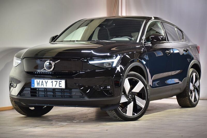 Svart Begagnad 2023 Volvo EC40 Plus SUV | 549 900 kr - Bild 1/4