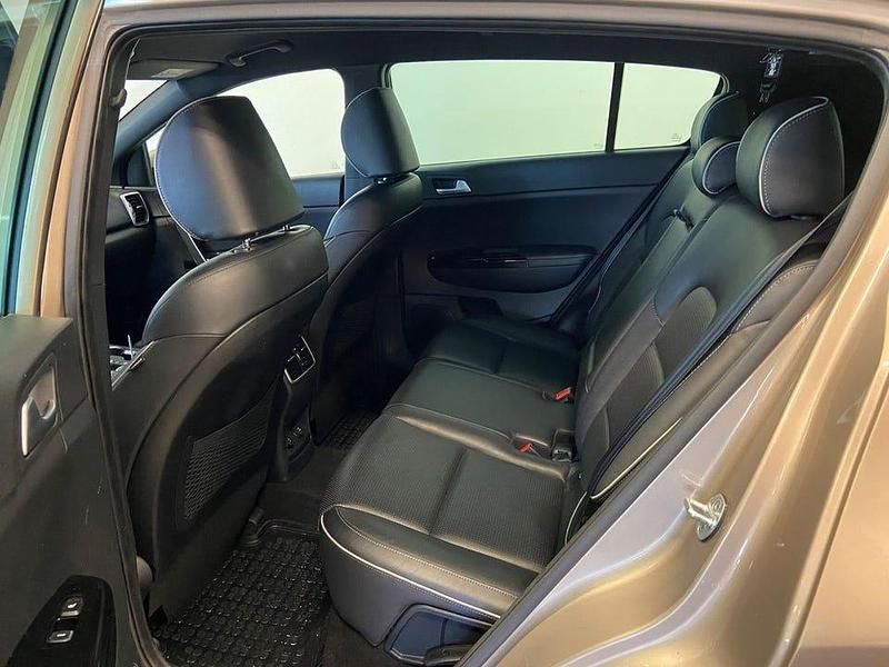 Begagnad Kia Sportage GT-Line 185 HK (136 kW) 2017 Gul SUV