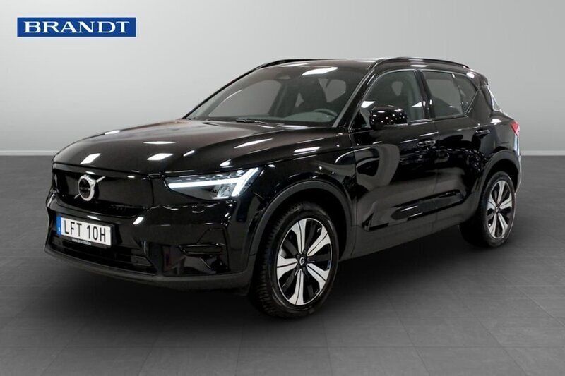 Svart Begagnad 2023 Volvo XC40 Core SUV | 369 900 kr - Bild 1/4