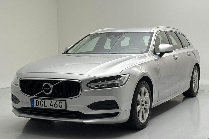 Silver Begagnad 2020 Volvo V90 Momentum Kombi | 215 000 kr (Superpris) - Bild 1/4