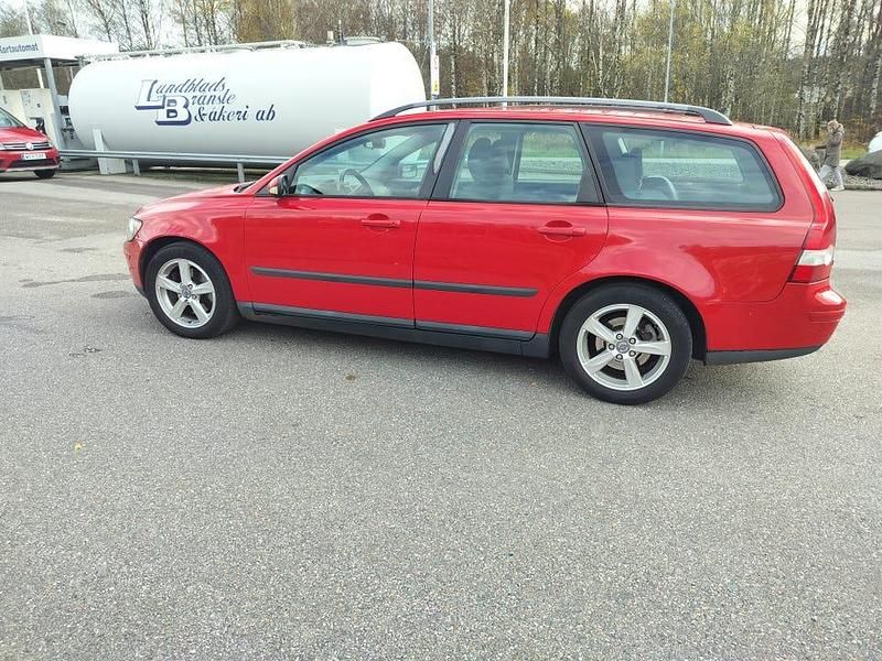 Begagnad 2005 Volvo V50 Kombi | 25 000 kr (Lite dyr) - Bild 1/4