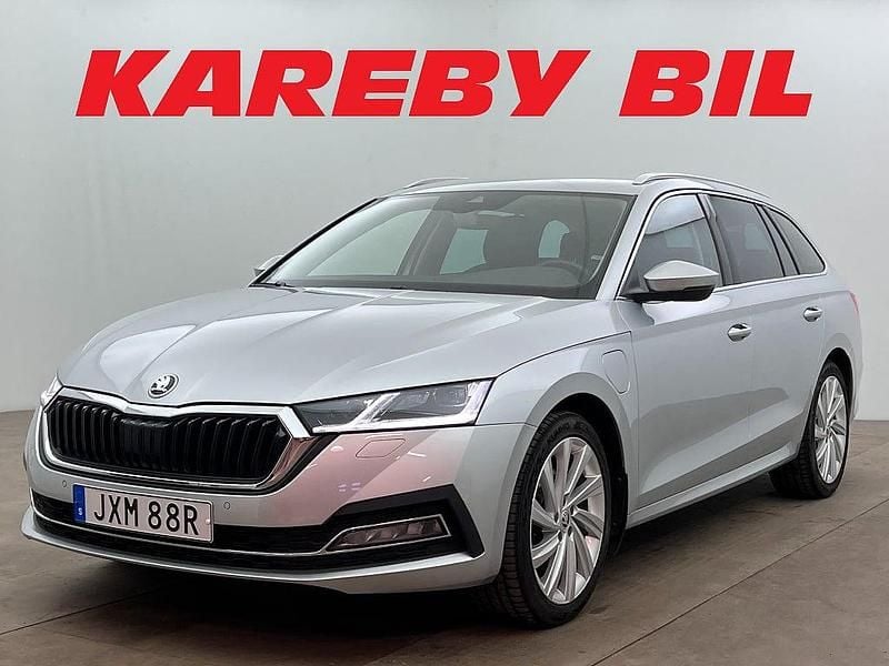 Silver Begagnad 2020 Skoda Octavia Style Kombi | 244 800 kr (Marknadspris) - Bild 1/3