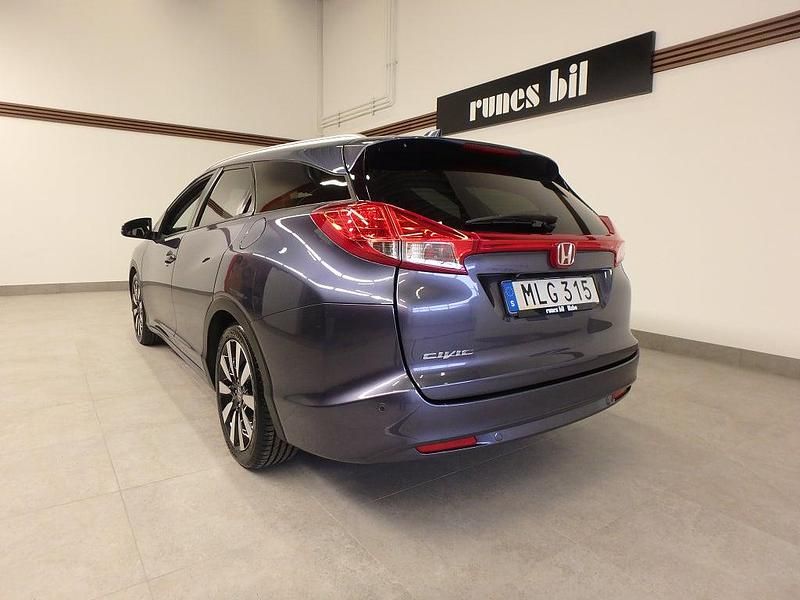 Begagnad Honda Civic Lifestyle 141 HK (103 kW) 2014 Blå Kombi