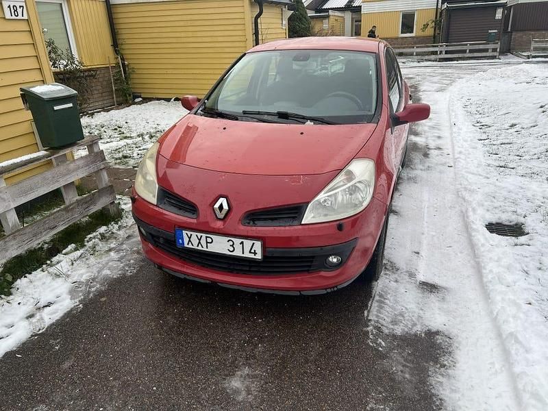 Begagnad 2006 Renault Clio R.S. Halvkombi | 14 900 kr (Bra pris) - Bild 1/4