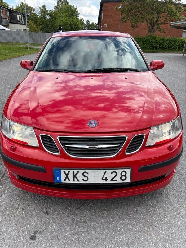 Röd Begagnad 2006 Saab 9-3 Vector Sedan | 44 900 kr (Marknadspris) - Bild 1/4