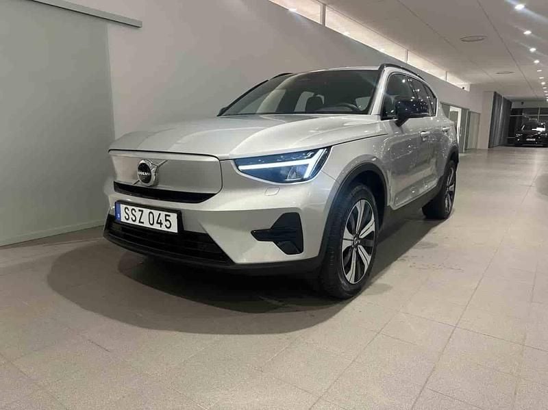 Silver Begagnad 2023 Volvo XC40 Single Motor SUV | 329 500 kr - Bild 1/1