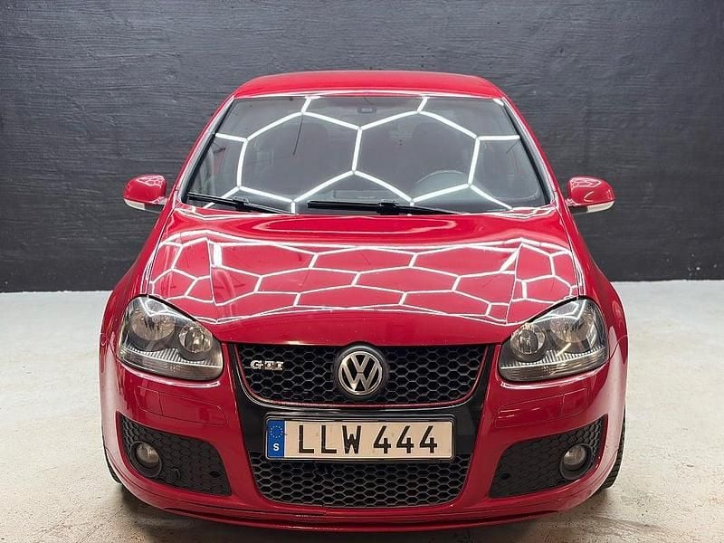 Begagnad VW Golf V GTI 200 HK (147 kW) 2007 Röd Halvkombi