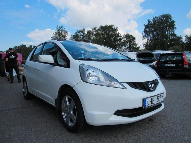 Begagnad Honda Jazz 100 HK (73 kW) 2009 Vit Halvkombi