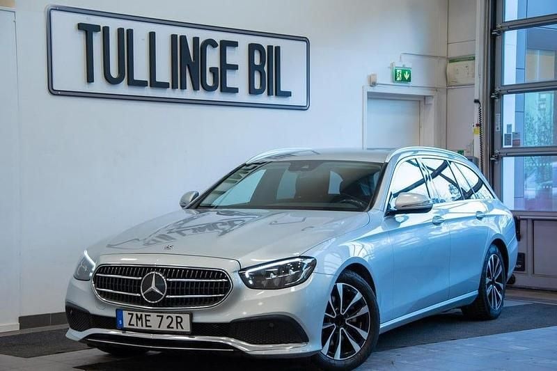 Silver Begagnad 2021 Mercedes E200 Avantgarde Kombi | 179 900 kr (Lite dyr) - Bild 1/4