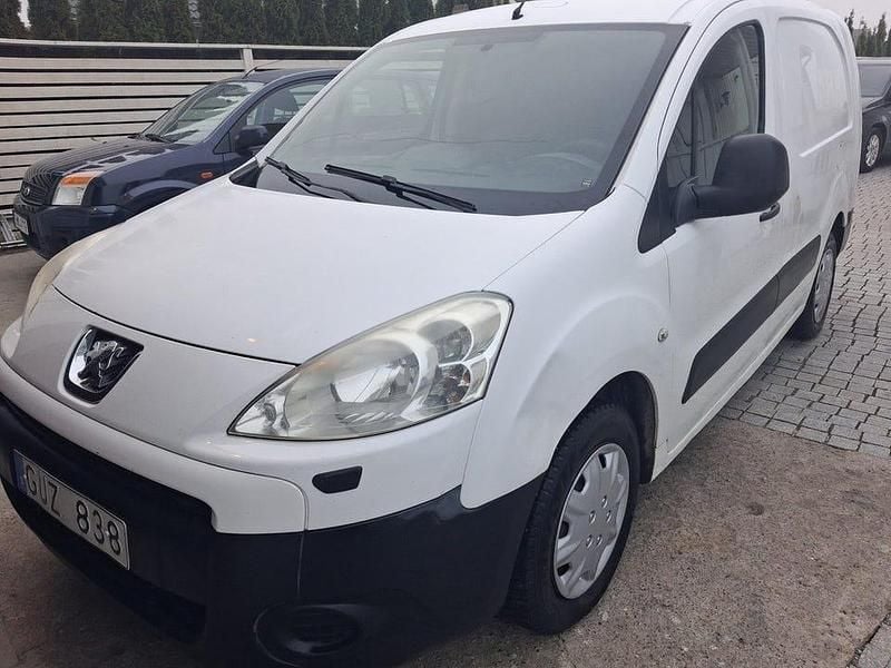 Vit Begagnad 2010 Peugeot Partner Van | 25 000 kr (Bra pris) - Bild 1/4