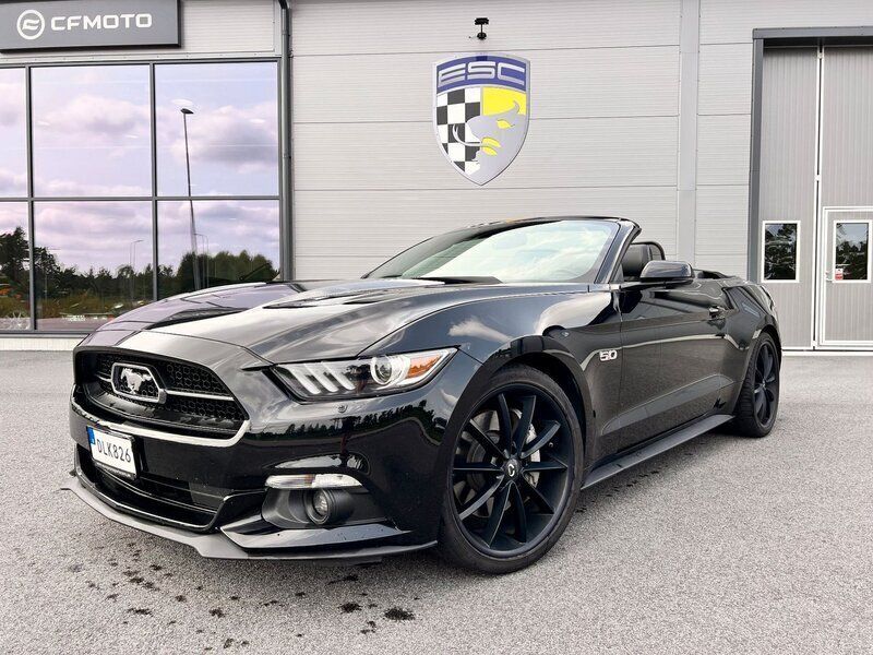 Svart Begagnad 2015 Ford Mustang GT Cab | 399 900 kr (Lite dyr) - Bild 1/4