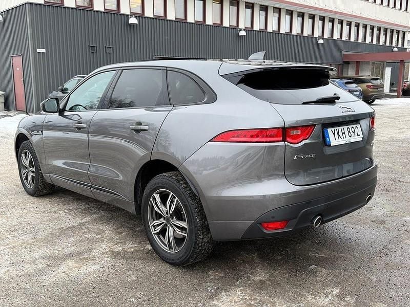 Begagnad Jaguar F-Pace R-Sport 301 HK (221 kW) 2017 Grå SUV