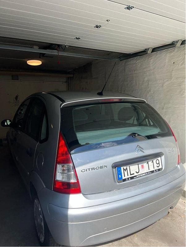 Silver Begagnad 2008 Citroën C3 Halvkombi | 15 000 kr (Bra pris) - Bild 1/4