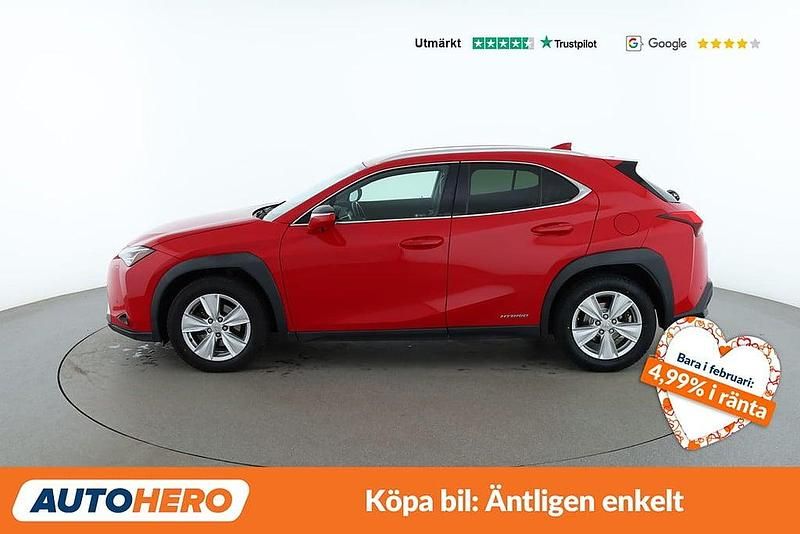 Begagnad Lexus UX 250h E-FOUR 186 HK (136 kW) 2019 Röd SUV