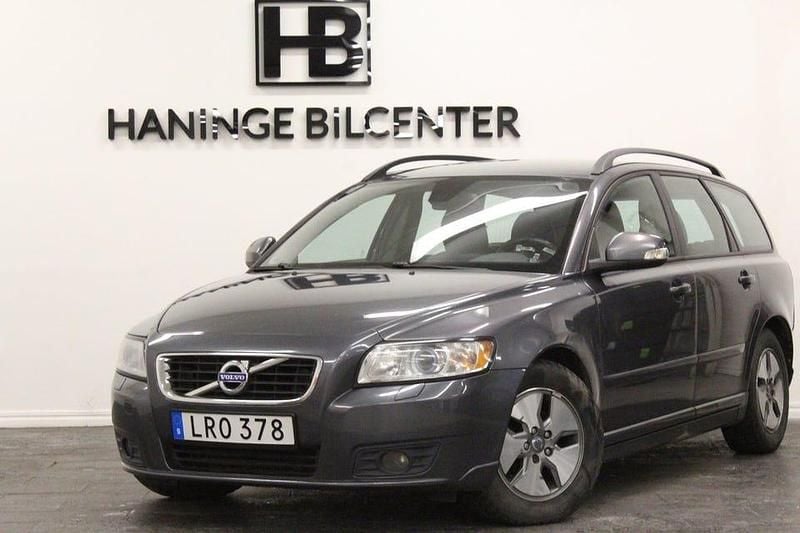 Begagnad Volvo V50 Momentum 116 HK (85 kW) 2011 Grå Kombi