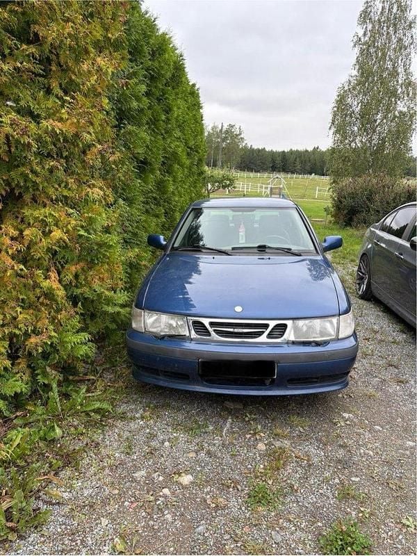 Blå Begagnad 2001 Saab 9-3 Halvkombi | 8 000 kr (Bra pris) - Bild 1/3