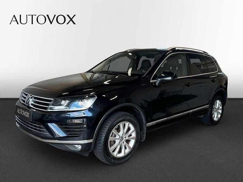 Svart Begagnad 2015 VW Touareg SUV | 189 800 kr (Marknadspris) - Bild 1/4