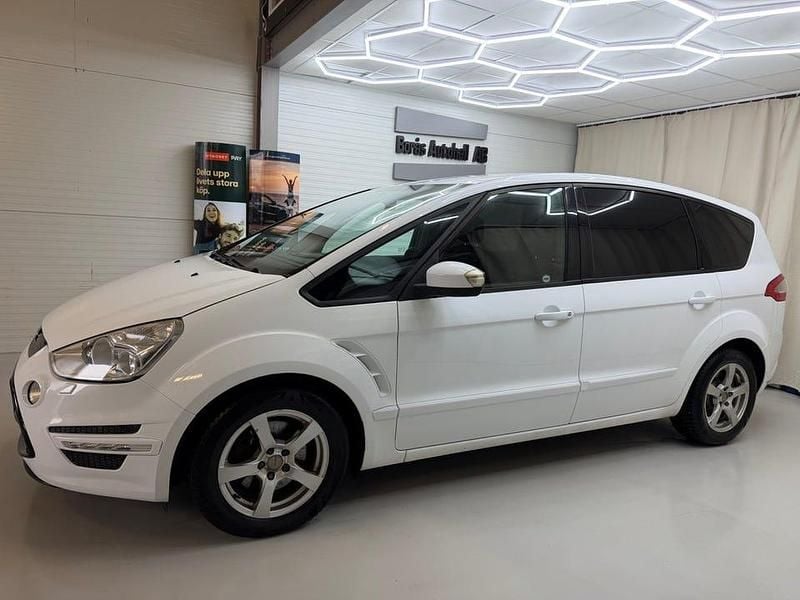 Begagnad Ford S-MAX Sport 140 HK (102 kW) 2012 Vit Minibuss