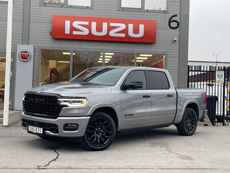 Grå Ny 2025 Dodge Ram Limited Pickup | 1 332 500 kr (Marknadspris) - Bild 1/4