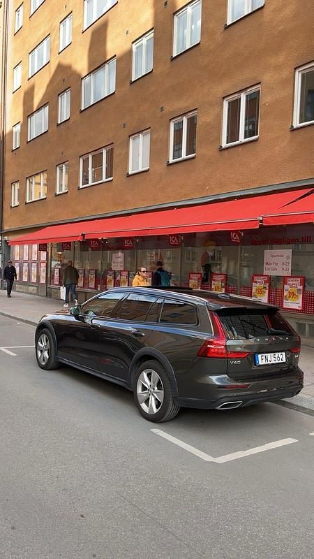 Begagnad Volvo V60 CC 190 HK (139 kW) 2020 Kombi