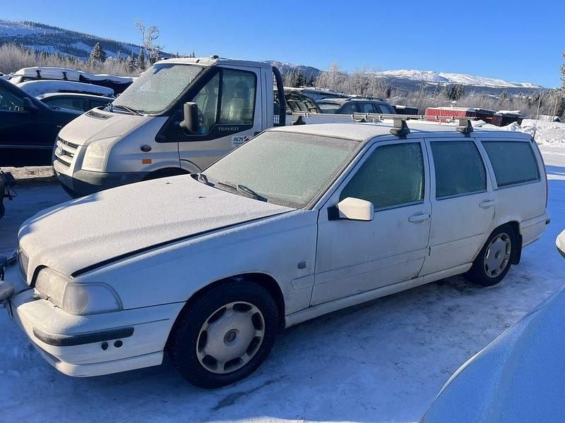 Begagnad Volvo V70 165 HK (121 kW) 1999 Kombi